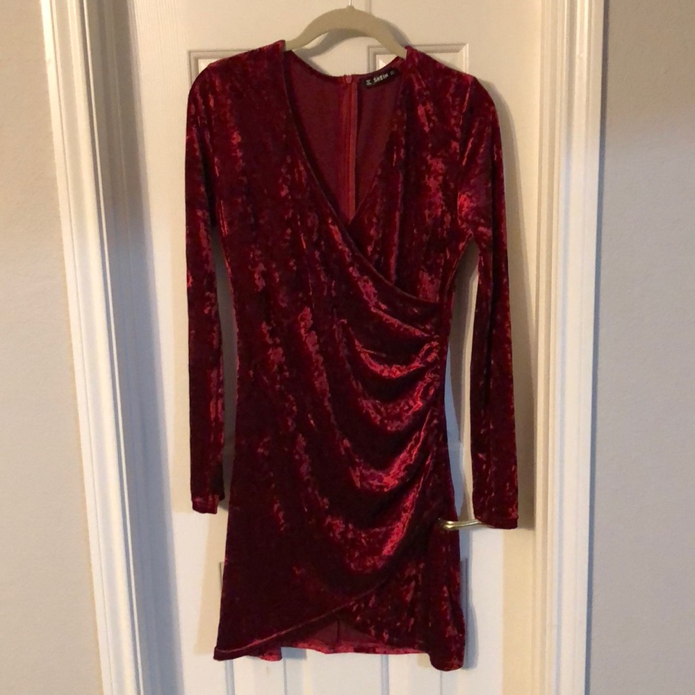 Sexy flattering red velvet dress!